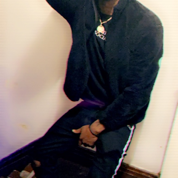 Meet your Posher, Shomari - Picture 3 of 3